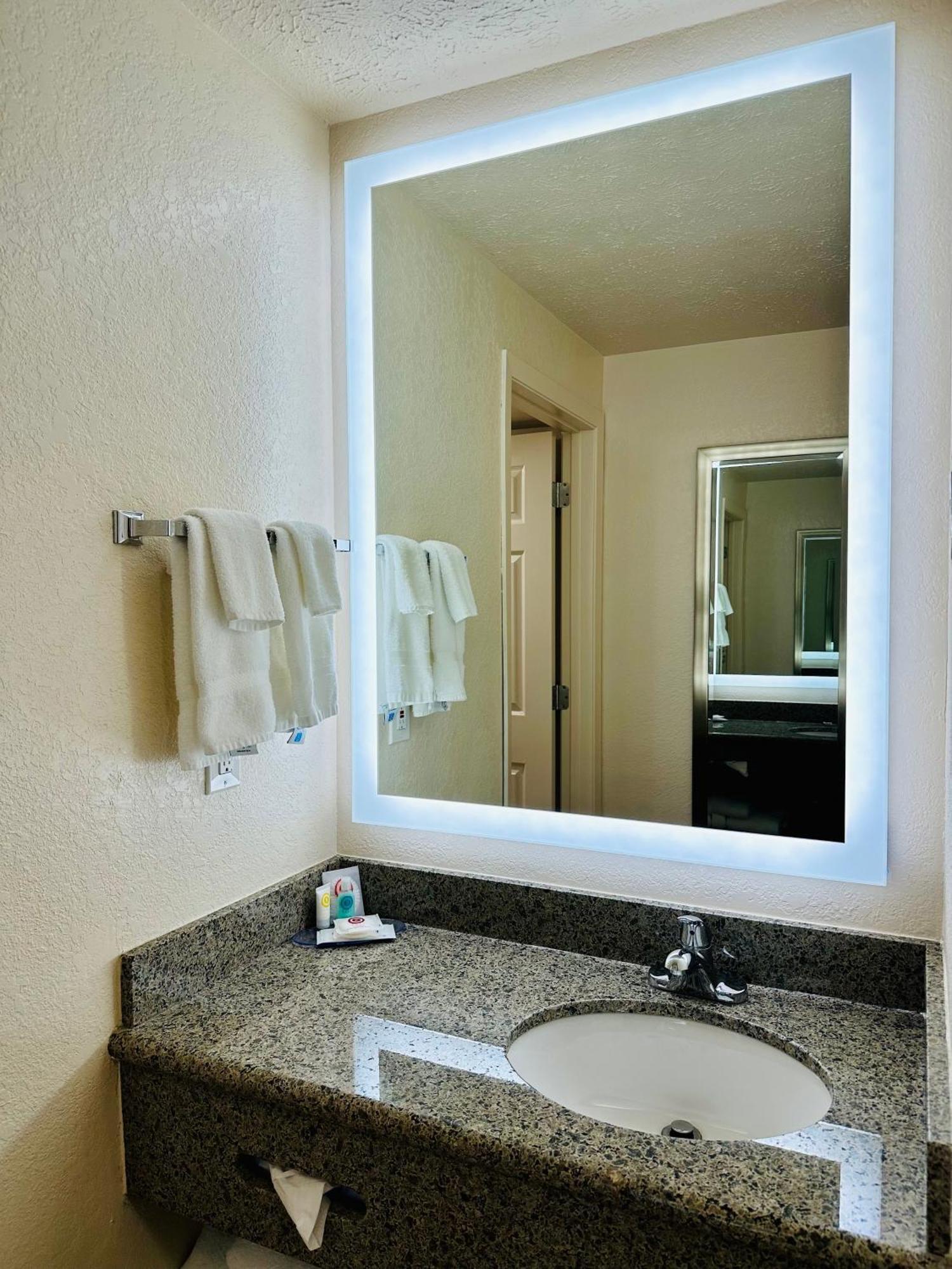 Wenatchee Inn Екстериор снимка
